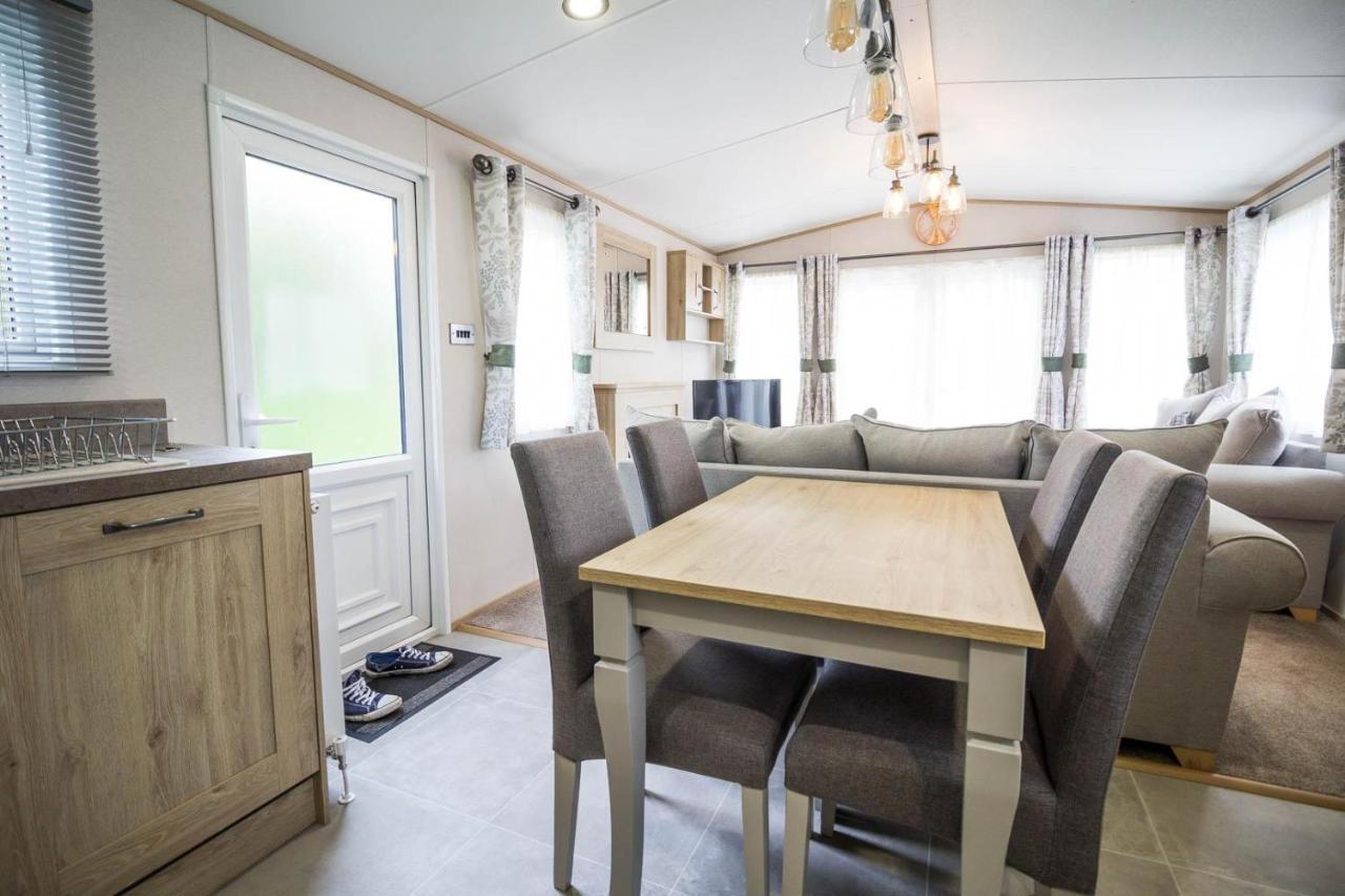 Hotel Beautiful 6 Berth Caravan With Decking At Southview Holiday Park Ref 33024O Skegness Exterior foto