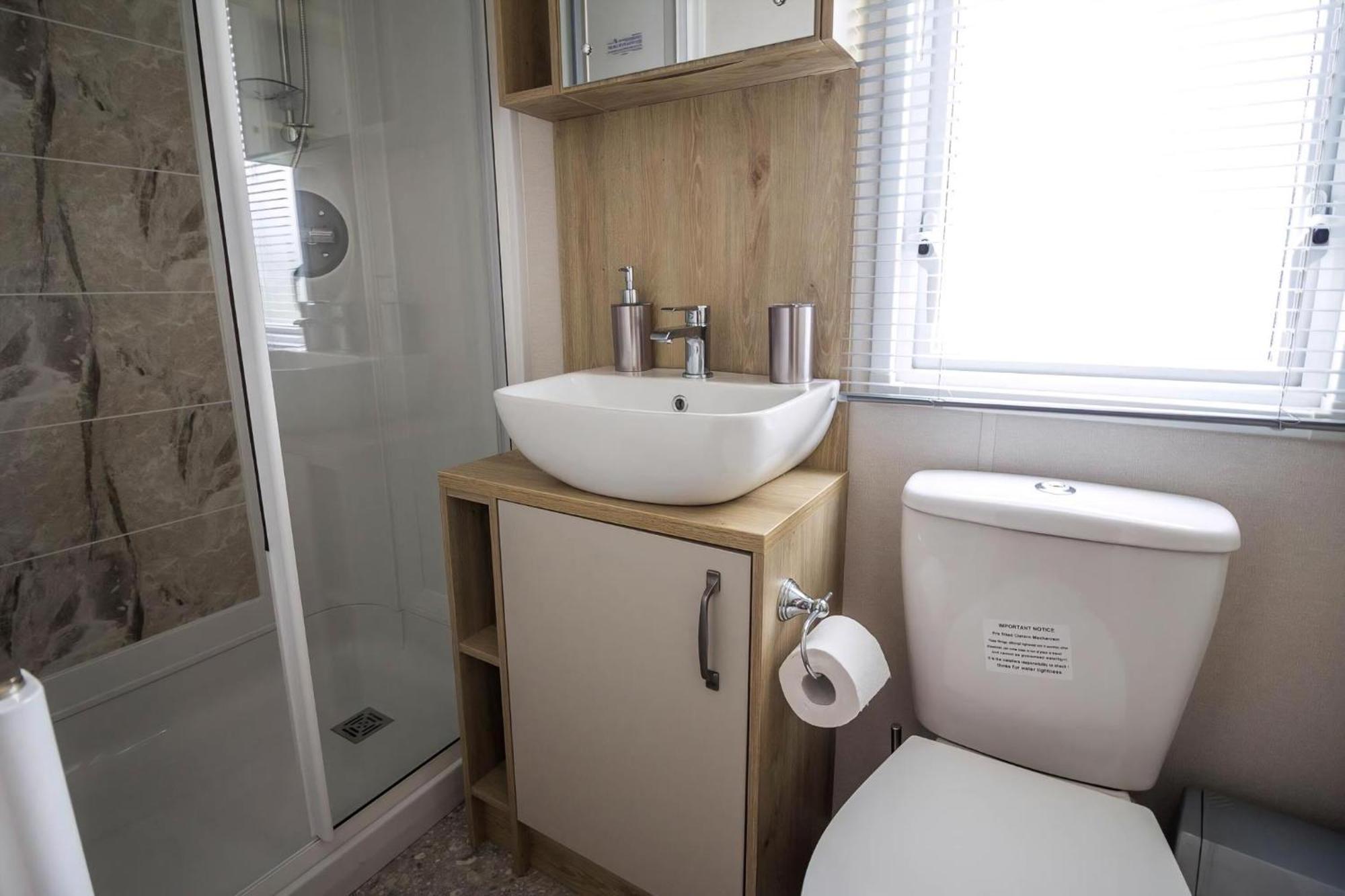 Hotel Beautiful 6 Berth Caravan With Decking At Southview Holiday Park Ref 33024O Skegness Exterior foto